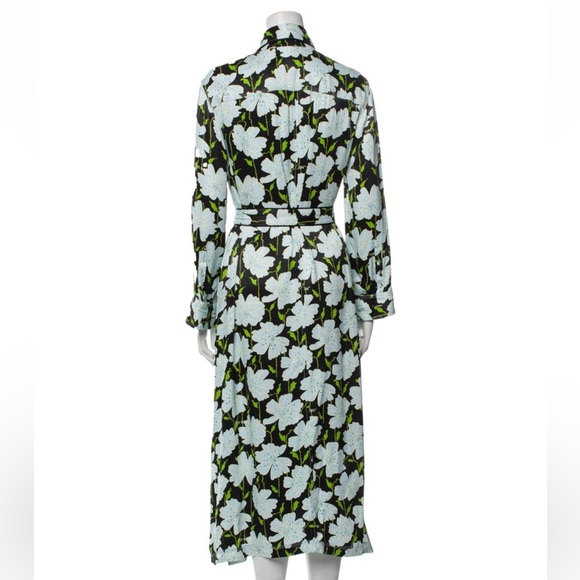 Off-White Floral Robe💎 - Picture 3 of 6